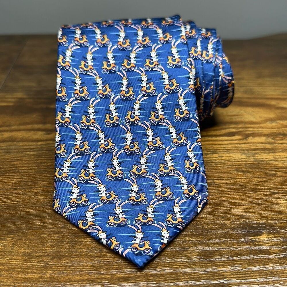 Hallmark Holiday Traditions Bunny Rabbit Silk Tie‎ Necktie Riding Scooters MMG
